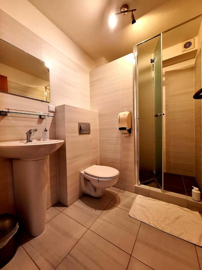 Vila Fenix B&B Ружомберок Экстерьер фото
