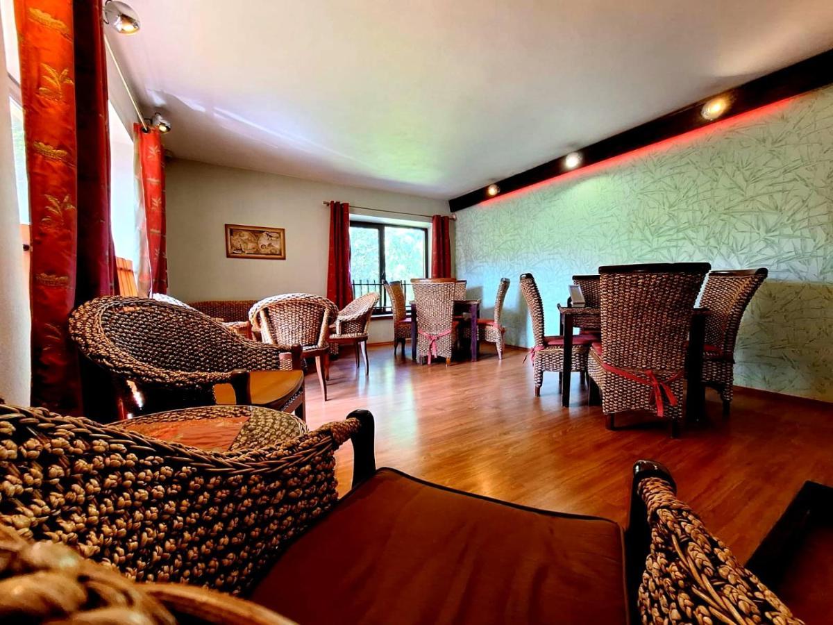 Vila Fenix B&B Ружомберок Экстерьер фото